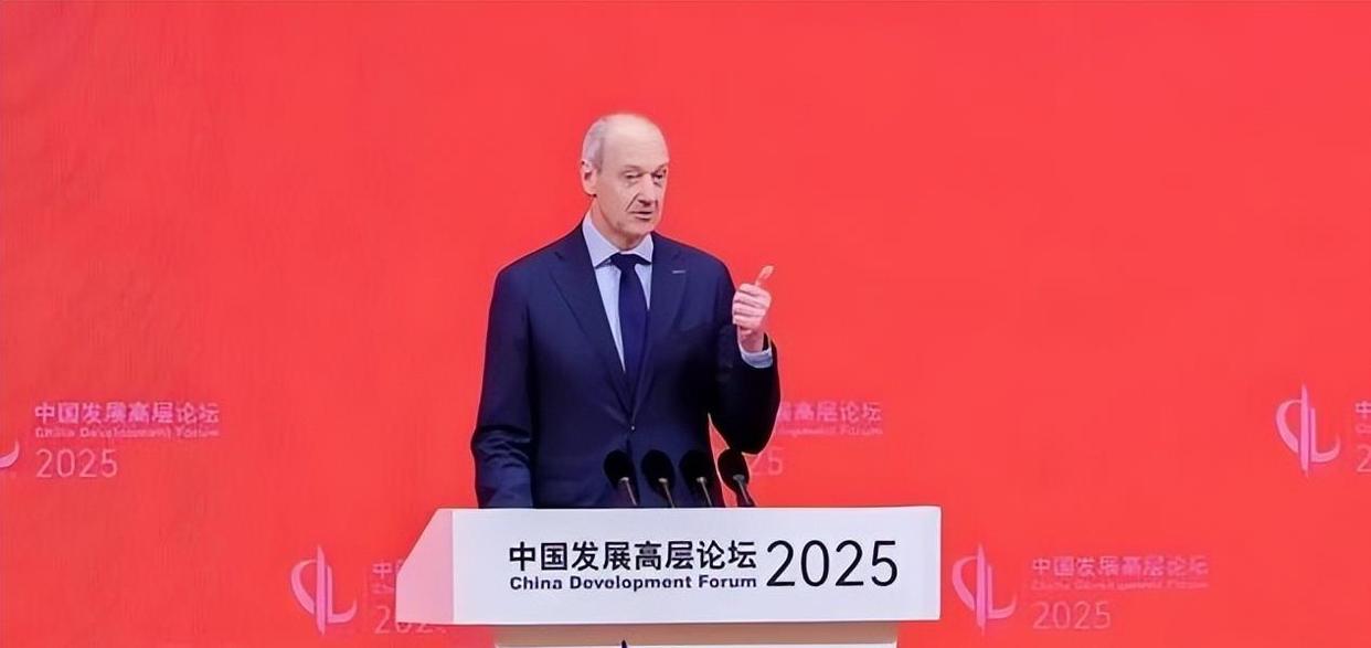 2025芯片大戰迎來分水嶺，中方警告全球“配合美國禁令就是違法”，美媒承認中國超越時刻已到(圖5)